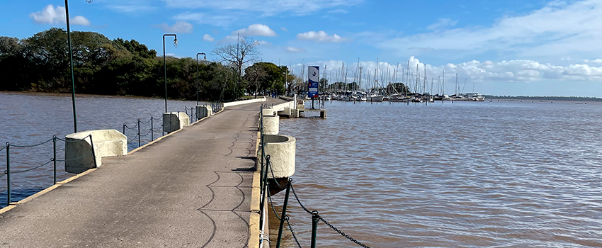Imagem do Clube dos Jangadeiros, na beira do Guaíba, no bairro Tristeza em Porto Alegre.