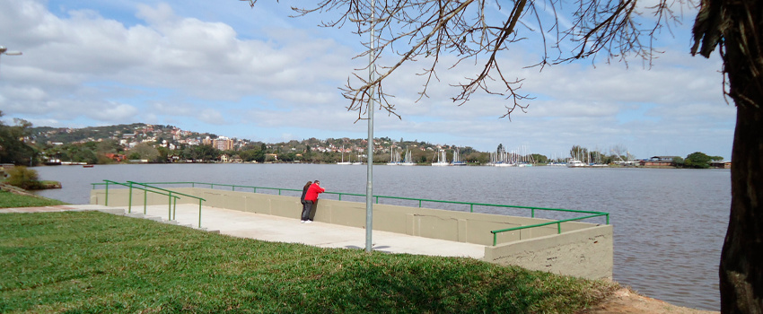 Praça Araguaia (Timbuka), na Orla do Guaíba no bairro Vila Assunção em Porto Alegre